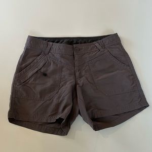 The North Face Women’s Shorts Size 6